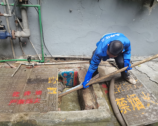 人民路街道清掏化粪池