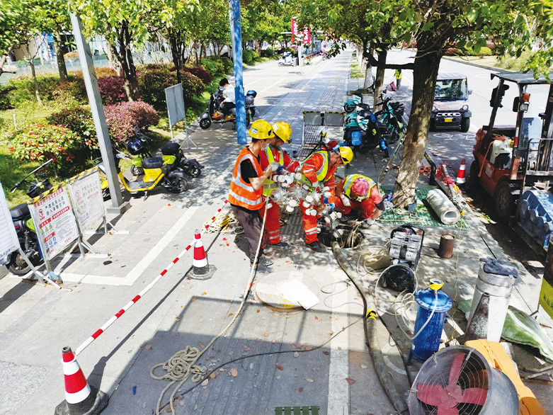  人民路街道UV-CIPP紫外光固化修复
